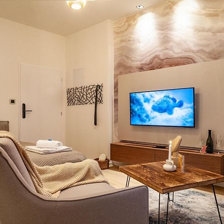 Sting Boutique Apartments Ostrava Bagian luar foto