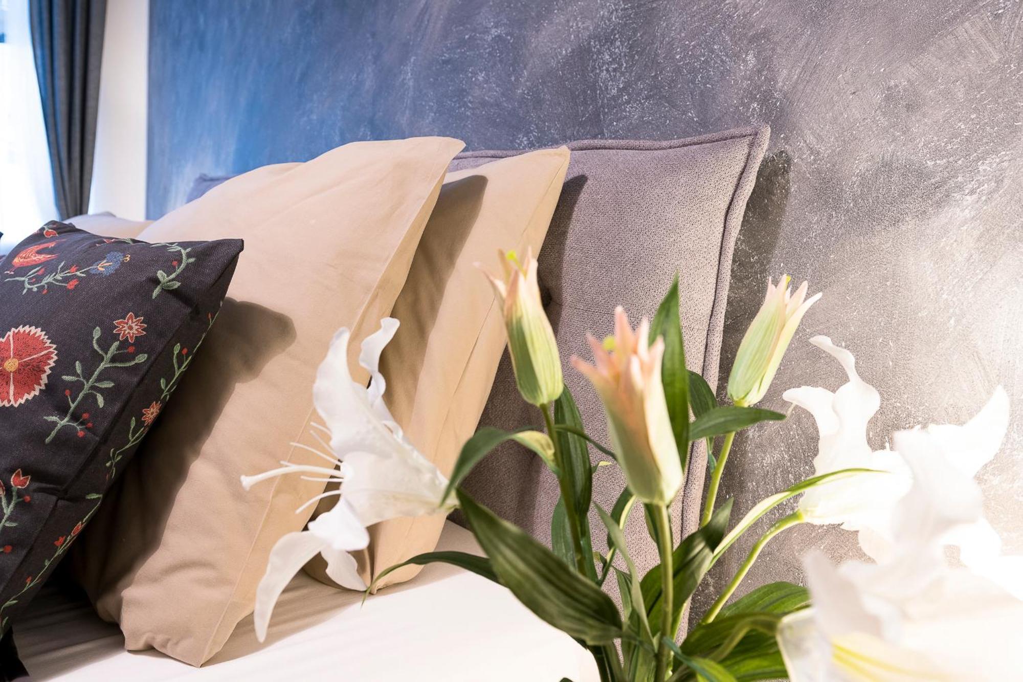 Sting Boutique Apartments Ostrava Bagian luar foto